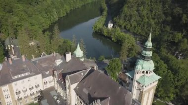 Lillafured, Macaristan - 02,2018 olabilir: Havadan görünümü Lillafured Kalesi'ne. Lillafured en güzel doğal ortamlarda, Miskolc Bukk dağlar doğu kesiminde yakınındaki biridir