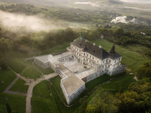 Vue Aérienne Vers Les Célèbres Sites Touristiques Ukraniens Vieux Château — Photo