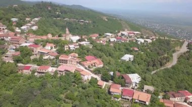 Sighnaghi City - Gürcü kasaba Signagi: Kakheti, Georgia'nın en doğudaki bölgede havadan görünümü. Önemli Merkezi Gürcistan'ın turizm sektörü. Georgia Alazani vadisinde.