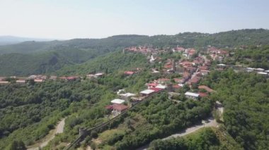 Sighnaghi City - Gürcü kasaba Signagi: Kakheti, Georgia'nın en doğudaki bölgede havadan görünümü. Önemli Merkezi Gürcistan'ın turizm sektörü. Georgia Alazani vadisinde.