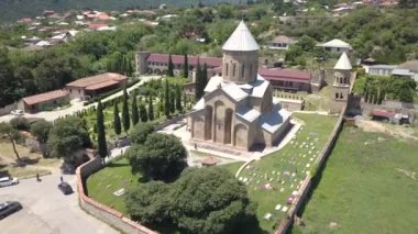Havadan görünümü başkalaşım kiliseye. Samtavro manastırda yaşayan ayağı ve parçacık on üç Suriye oynayacak iki aziz kalıntıları var. Mtsheta, Gürcistan