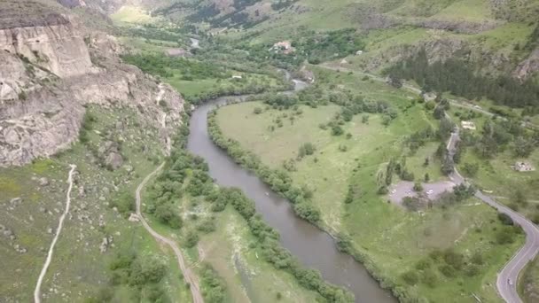 Luchtfoto Mtkvari Rivier Buurt Van Door Vardzia Grot Klooster Achaltsiche — Stockvideo