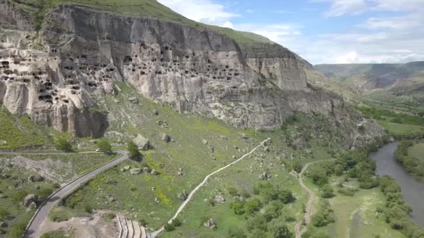 Vista Aérea Principal Monasterio Cueva Vardzia Río Mtkvari Cerca Akhaltsikhe — Vídeos de Stock