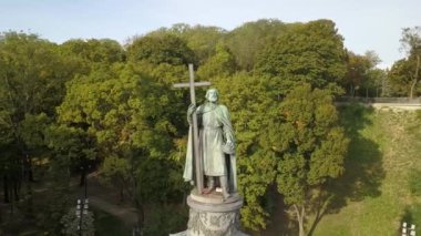St. Volodymyr şehir park Volodymyrska Girka, Kiev Rus baptist heykeli için havadan görünümü Ukrayna Kiev şehir bir sembolüdür