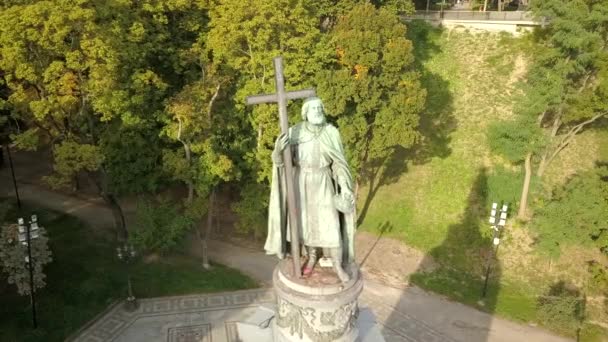 Vista Aérea Estatua San Volodymyr Parque Ciudad Volodymyrska Girka Bautista — Vídeo de stock