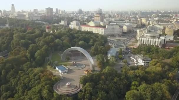 Imágenes Movimiento Rápido Vista Aérea Centro Kiev Por Mañana Con — Vídeo de stock