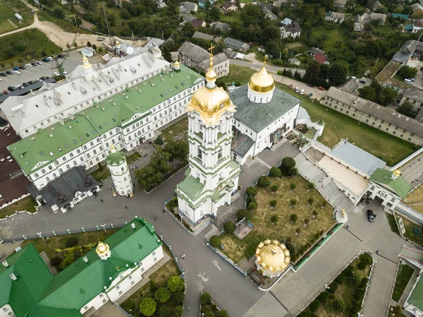 Vista Aérea Complejo Monasterio Ortodoxo Más Grande Iglesia Dormición Pochayiv — Foto de Stock