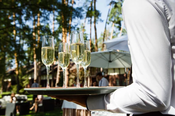 Glasses Champagne Waiter Trayat Wedding Outdor — Stock Photo, Image