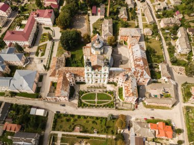 Havadan görünümü Collegium Cizvitler (1731-1743) için. Mimar Gizhitsky, Kremenets, Ternopil region, Ukrayna