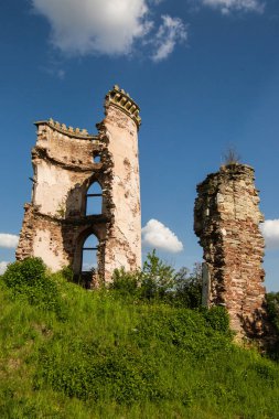Köy Chervonograd, Ternopil bölgesi, Ukrayna eski bir kale kalıntıları