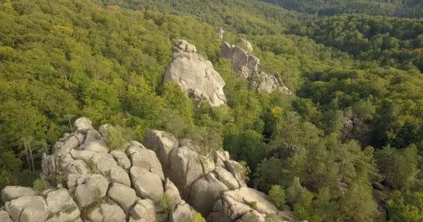 Luftaufnahme Der Taubenbuschfelsen Bubnyshche Ein Legendärer Ort Das Alte Höhlenkloster — Stockvideo