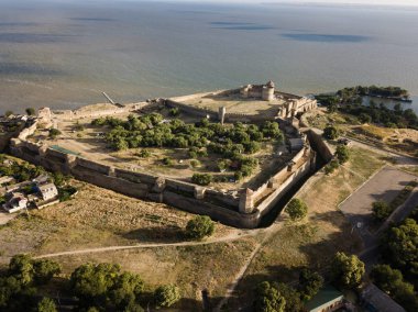 Antik kale Odessa bölgesindeki Dniester Haliç kıyısında olan Akkerman Kalesi havadan görünümü.