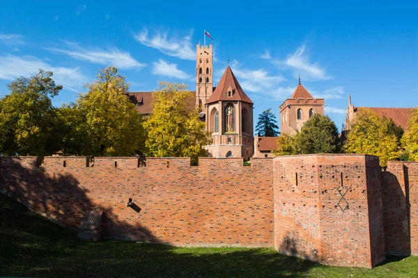 Malbork Castle är berömd landmärke i Polen utomhus. — Stockfoto