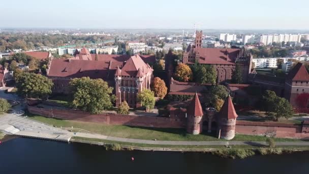 Vista Aérea Del Castillo Malbork Región Pomerania Polonia Fortaleza Caballeros — Vídeo de stock