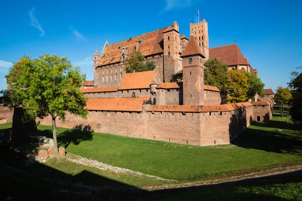 Malbork Castle är berömd landmärke i Polen utomhus. — Stockfoto