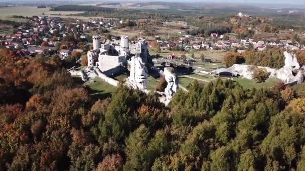 Flygvy Från Drone Till Ruiner Medeltida Slott Klippan Ogrodzieniec Polen — Stockvideo