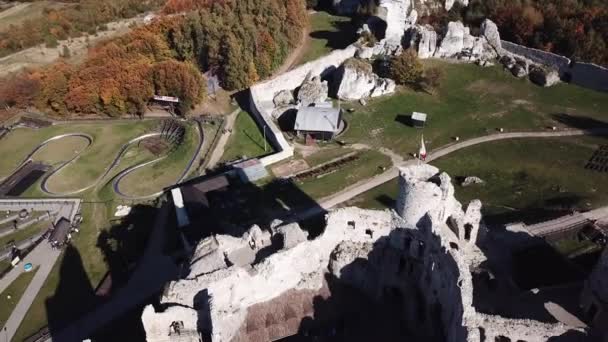 Vzdušný Výhled Dronu Zříceniny Středověkého Hradu Skále Ogrodzieniec Polsku Jedna — Stock video