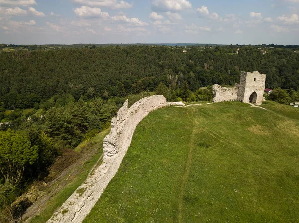 Famoso marco ucraniano: vista aérea de verão das ruínas do antigo castelo em Kremenets, região de Ternopil, Ucrânia — Fotografia de Stock