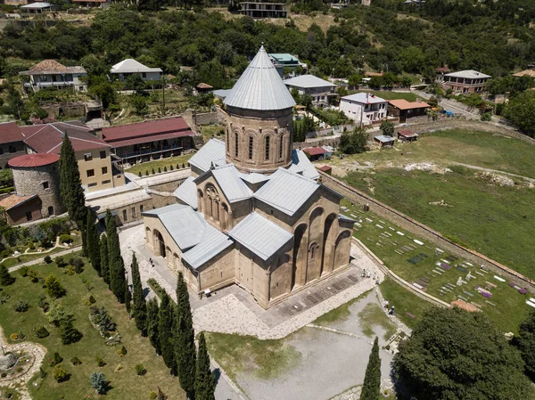 Vista aérea para o Mosteiro de Samtavro em Mtskheta, Geórgia — Fotografia de Stock