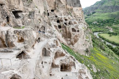 Vardzia Erusheti Mountai kazılan bir mağara Manastırı sitesidir