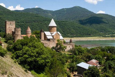 Ünlü Gürcü gezi Ananuri kale Gürcistan