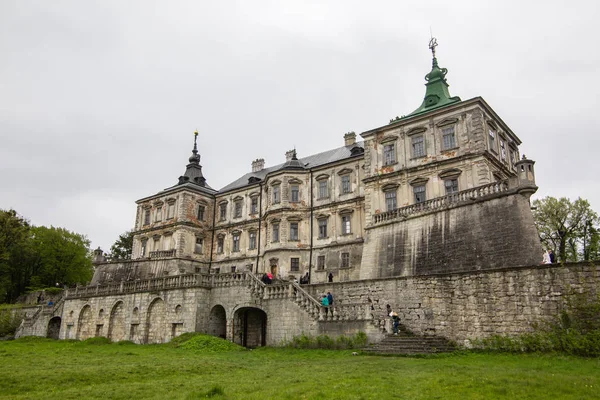 Antiguo castillo de palacio Pidhirci en el Reino Unido —  Fotos de Stock