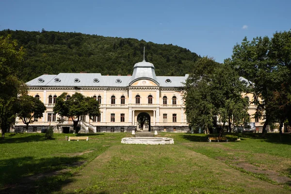 Groedl palacio de estilo neo barroco en Skole —  Fotos de Stock