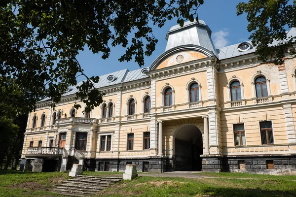 Groedl Palast im neobarocken Stil in Sole — Stockfoto