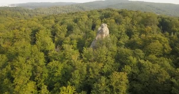 Vista Aérea Dovbush Rocks Bubnyshche Amanecer Antiguo Monasterio Cuevas Rocas — Vídeos de Stock