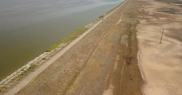 Widok z lotu ptaka Tuzly Estuary National Nature Park w pobliżu wybrzeża Morza Czarnego, Ukraina — Wideo stockowe