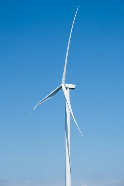 Genererar Vindkraftverk Närbild Med Blå Himmel Bakgrunden Grön Energi — Stockfoto