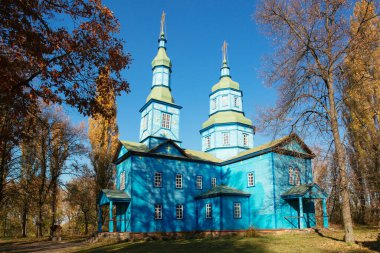 Pereyaslav-Khmelnitsky, Ukrayna - 31 Ekim 2015: Pereyaslav Khmelnitskiy Halk Mimarisi ve Orta Naddnipryanshyna 'nın Yaşamı Müzesi' ndeki eski ahşap kiliseler, Ukrayna