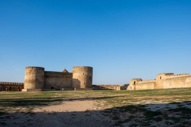 Bilhorod-Dnistrovskyi, Ukrayna-Ağustos 15 2018: The Dinyester Estuary bankasında olan beatutiful antik kale Akkerman, Odessa bölgesi, Ukrayna