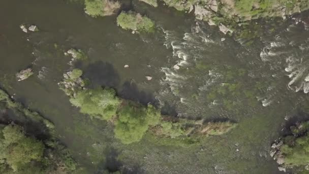 Vista Aérea Las Montañas Granito Rápidos Río Southern Bug Pueblo — Vídeo de stock