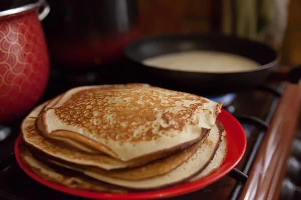 Frying Pancakes Dark Stove Kitchen Home — Stock Photo, Image