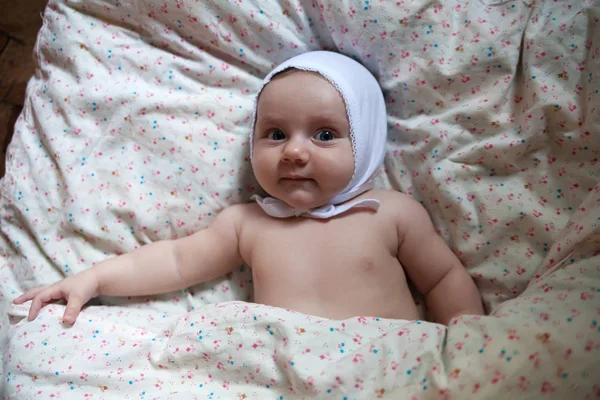 Retrato Bebê Três Meses Cobertor Berço — Fotografia de Stock
