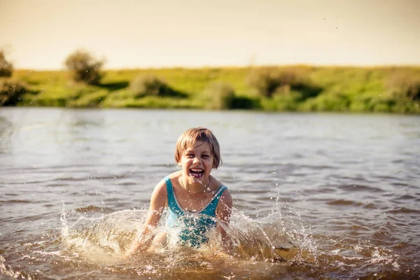 Girl Bathing River Summer Day — Stock Photo, Image