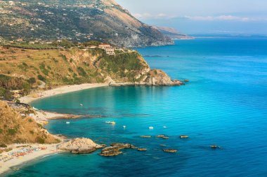 Harika kıyı şeridi, Capo Vaticano Tropea, Calabria, İtalya