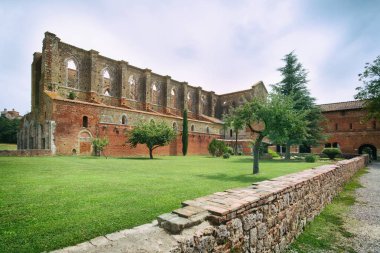 Manastır manastır 12-yüzyıl, 30 km güneybatısında Siena şehri inşa Toskana, İtalya 