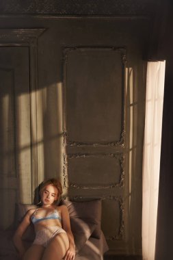 seksi iç çamaşırı genç güzel kadın erotik portre