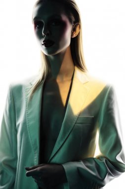 Beyaz ceket parlak makyaj ile seksi bayan