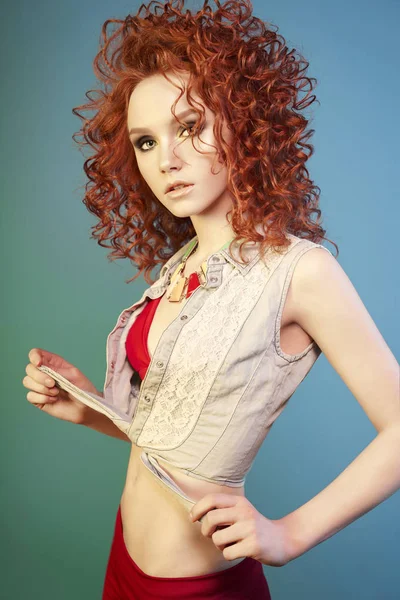 Beautiful sexy woman with red hair and elegant jewelry. — Stock Photo, Image