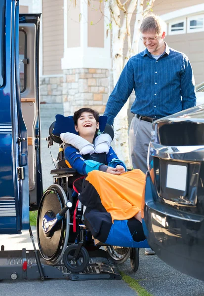 Besoins Spéciaux Garçon Onze Ans Fauteuil Roulant Extérieur Prêt Monter — Photo