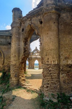 Eski Fransız tespih kilisesinin kalıntıları, Settihalli, Karnataka