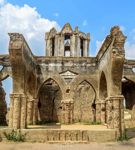 Eski Fransız tespih kilisesinin kalıntıları, Settihalli, Karnataka