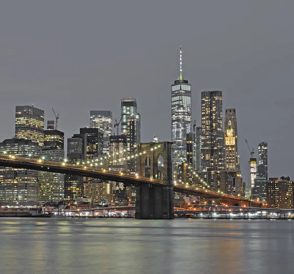 Ponte di Brooklyn di notte. — Foto Stock