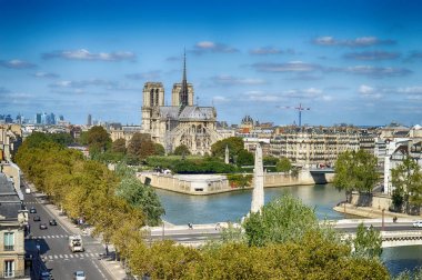 Notre dame de Paris.