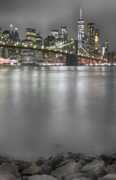Бруклінський міст вночі . — стокове фото