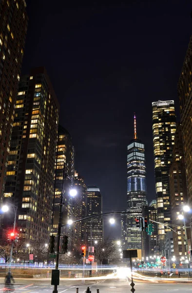 Strade di Manhattan di notte . — Foto Stock