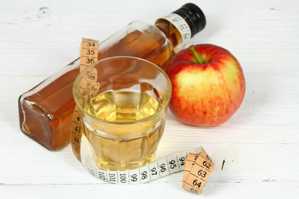 Μηλόξιδο Καλό Για Διατροφή Fersh Μήλα Μετρώντας Ταινία Μπουκάλι Και — Φωτογραφία Αρχείου